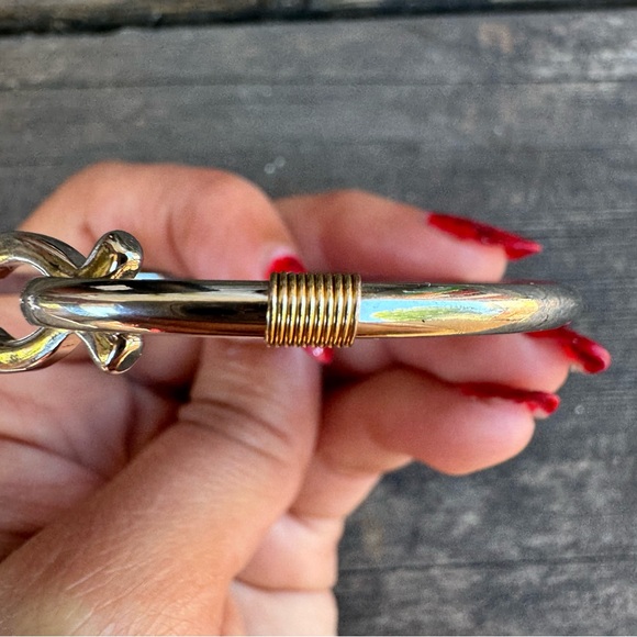 Ichthus ✝️🐟 Jesus Fish Silver Tone Thin Bangle Bracelet Minimalist Christian - Picture 4 of 11